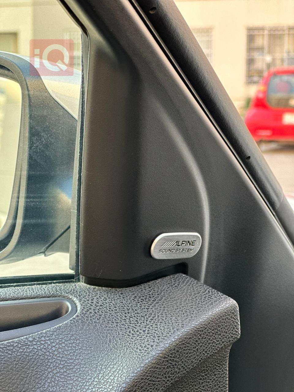 کرایسلەر 300